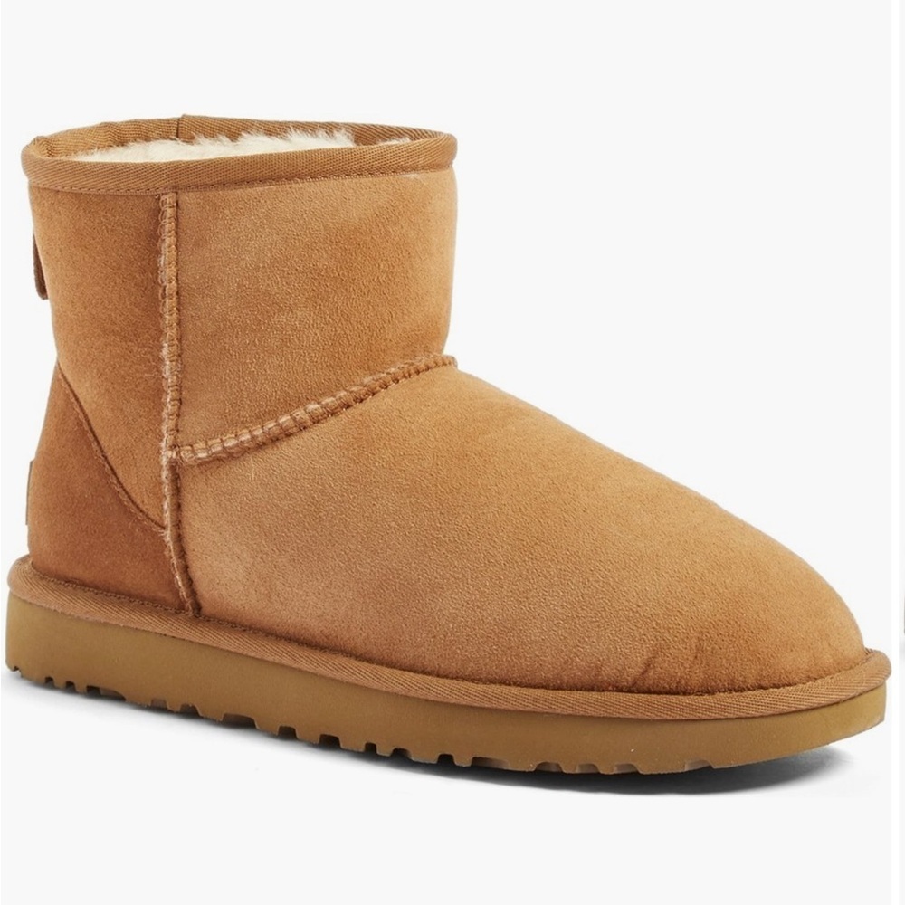 UGG Classic Mini II